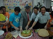 竹市祖父母節闖關活動　推出祖孫漢堡包　