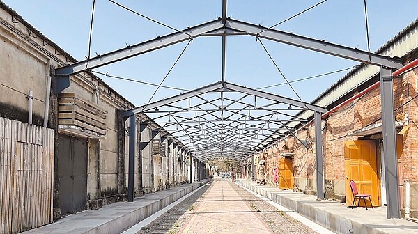 嘉義縣政府斥資2億多元整修台糖蒜頭糖廠倉庫群,啟動招商近3年毫無進展,將研議改採分棟招租方式吸引廠商進駐。(嘉義縣政府提供/呂妍庭嘉義傳真)