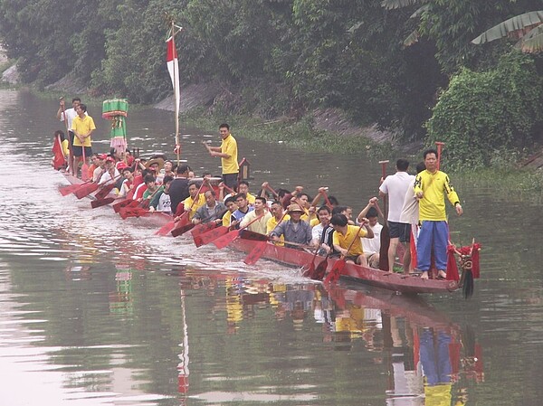 訓練期間,隊員們嘿喲嘿喲的叫喊聲引來了不少廣州民眾圍觀。示意圖/維基百科