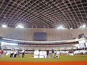 台北大巨蛋　傳場租高達100萬