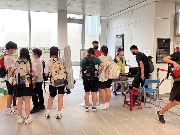 台中早鳥月票預購突破萬人。圖/台中市府提供