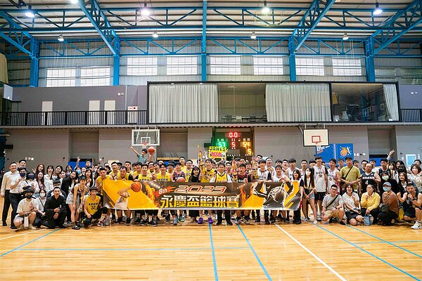 永慶房屋年年舉辦運動競賽，同事之間有共通話題，讓團隊關係更緊密。圖／永慶房產集團提供