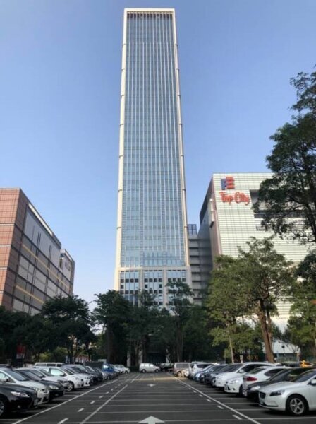 2019年推出的豪辦「聯聚中雍大廈」，改寫了中部商辦新標準。記者宋健生/攝影 