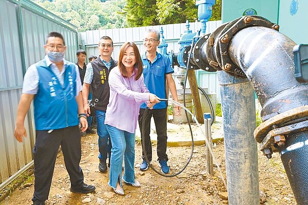 立委馬文君2年前向台灣自來水公司爭取在日月潭伊達邵設置2處深井,28日正式送水,保障住戶飲用水品質。(立委馬文君提供/楊靜茹南投傳真)