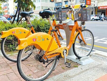 台中iBike 1.0昨天正式退場,車輛只能還不能借。(張亦惠攝)
