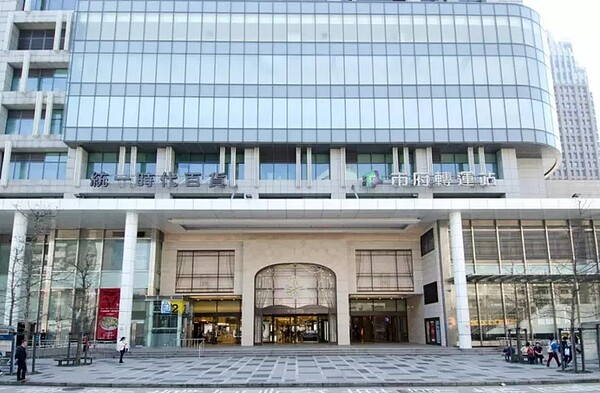 統一時代百貨台北店外觀。圖/統一時代提供
