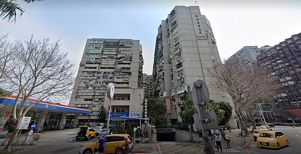 黑范夫妻居住過的「海華廣場大廈」在去(2022)年1月轉手。圖/截自Google Map