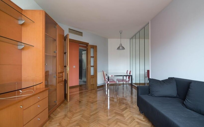 ▼看著哥哥獲得豪宅,她卻只能住2000萬的小房。(示意圖/pixabay)