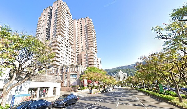 新光一號標售案帶動!今年第二季商用不動產買氣回溫,單季交易額達498億元,為2021年以來的單季最高值。圖/google map