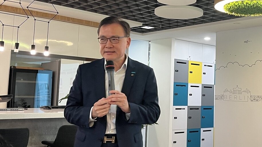 ▼劉學龍指出台中已有重劃區土地開價下修,但整體降幅不會大。(圖/<a href="https://house.ebc.net.tw/" target="_blank">EBC地產王</a>張琬聆攝)