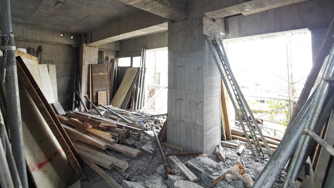 ▼鄭小柔表示,日前自地自建要蓋三層樓透天厝,卻不幸遇上營造蟑螂。(圖/<a href="https://www.facebook.com/Charlene520" data-cke-saved-href="https://www.facebook.com/Charlene520" target="_blank">人氣作家鄭小柔</a>提供)