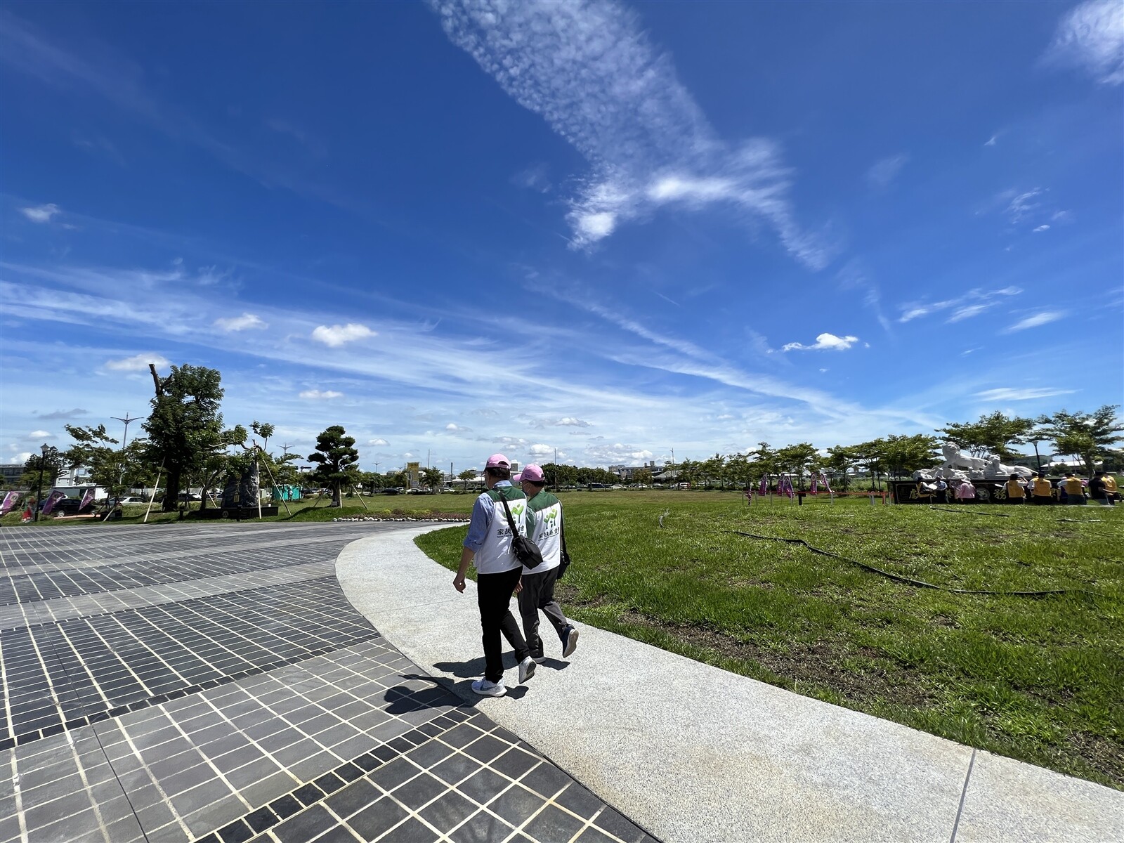 雲林縣斗南鎮小東市地重劃區冬藏草原公園昨天以「獅子紀念公園」為名啟用，占地1200坪，最大特色是擁有寬闊的草原區。記者陳苡葳／攝影 