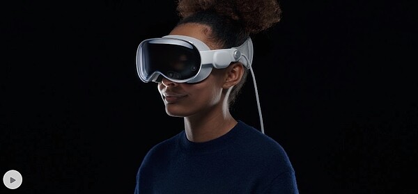 蘋果首款AR/VR頭盔Vision Pro將於2024年開賣。圖/取自蘋果官網