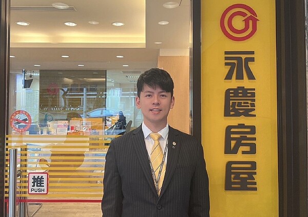 永慶房屋經紀人楊書宇在哥哥建議下,電機系畢業後踏入房地產業挑戰高薪。圖/永慶房產集團提供