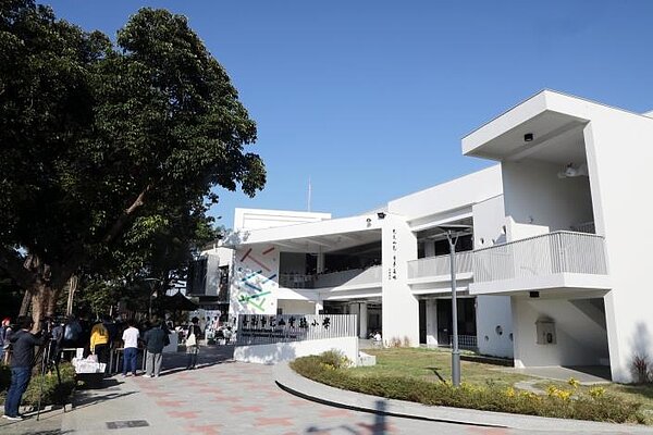 虎山實驗小學於18日舉行南棟新校舍落成啟用典禮。圖/台南市政府提供