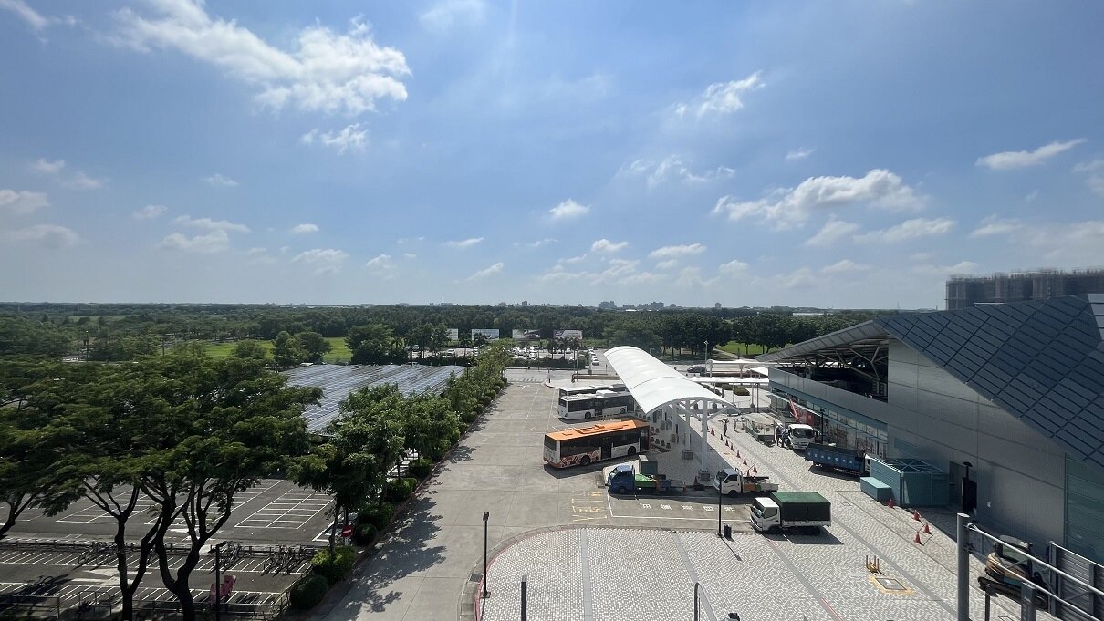 ▼高鐵嘉義站產專區開發經營案今日揭曉最優申請人,即為南下拓點的華泰名品城。(圖/<a href="https://house.ebc.net.tw/" data-cke-saved-href="https://house.ebc.net.tw/" target="_blank">EBC地產王</a>張琬聆攝)