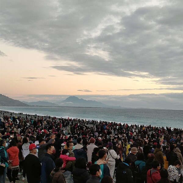 台東元旦迎曙光熱點太麻里鄉曙光園區連槓23年「等無曙光」後,確定2024年曙光活動停辦。鄉長王重仁表示,「基於安全考量」。圖/聯合報系資料照