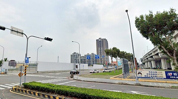 看淡不淡?台中房市「特殊現象」 烏日高鐵見「驚人銷況」 今年台中房市出現「看淡不淡」的特殊現象,進場40天就賣出465戶的達麗&白天鵝「新高鐵」,平均一天賣出12戶。圖/google map