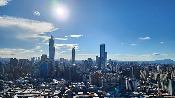 台北市113年公告土地現值及公告地價業經地價評議委員會評定完成，台北101大樓以公告土地現值每坪約661.5萬元，第11度蟬連全市地王。記者楊正海／攝影。報系資料照 