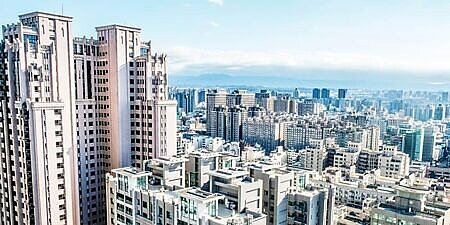 永慶房產集團預期明年房市呈「量緩價緩漲」格局,交易量約在30.4~31.3萬棟之間。圖∕本報資料照片