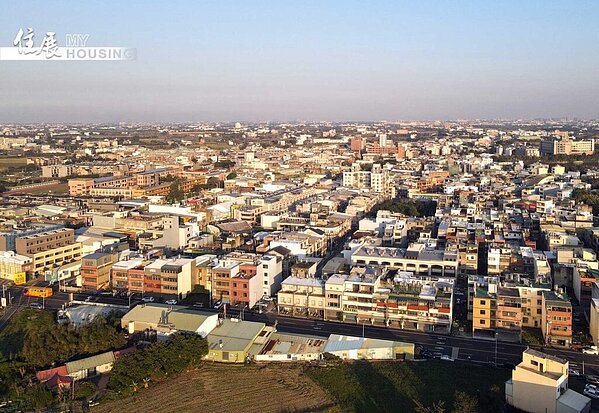 [討論] 吵囤房稅為什麼不吵囤地稅?!