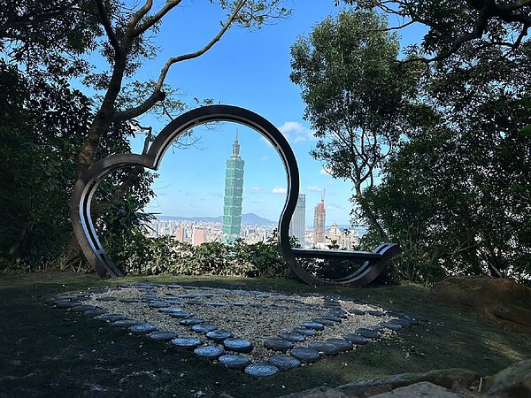 觀賞101煙火的最佳地點-象山。圖/台北市政府提供