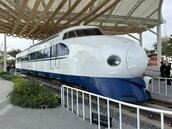 全球首款高鐵新幹線0系花魁車　台灣高鐵修復台南站亮相