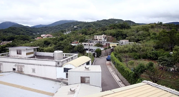 陽明山保護區變更住宅區能否開發,指標個案保變住6-6的環評程序走了超過20年,北市府2020年決議重辦環評,開發商提訴願被駁回,再提行政訴訟,台北高等行政法院昨判北市府勝訴,可上訴。圖為海拔略低的住6-4和6-5案開發的範圍。聯合報系資料照。