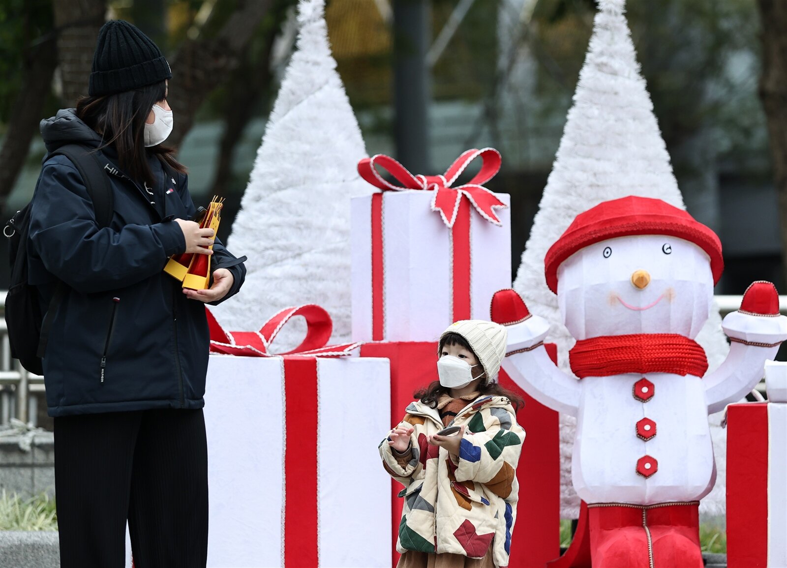近日冷氣團、寒流接連來襲,氣象署說,明天冷氣團南下,持續影響到下周二的清晨,才會有明顯氣溫回升。本報資料照片