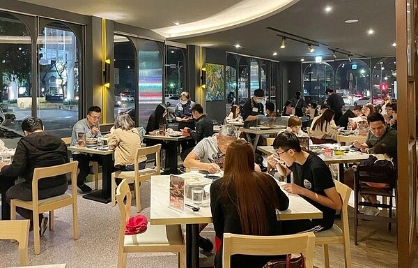 餐飲業明年爆發展店潮,各大餐飲集團明年新開店數幾乎都是史上新高。示意圖。圖/聯合報系資料照片