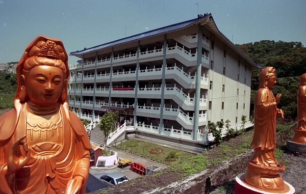 文山區富德公墓納骨塔出現海砂屋現象。圖/聯合報系資料照片