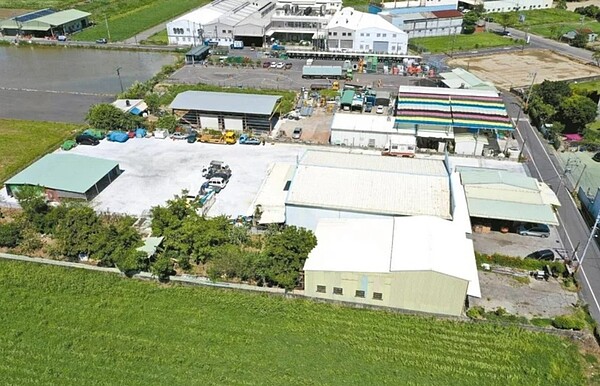 台南市衛星變異點居高不下,偵測發現的變異點,有部分是在農地蓋工廠。圖/台南市地政局提供