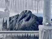 難得的玉山冰錐美景　鄭明典：影像紀錄中最顯著的一次