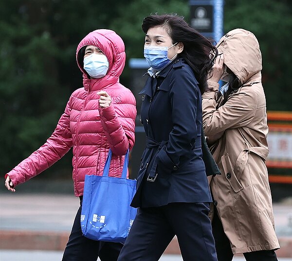 台灣整合防災工程技術顧問公司總監賈新興今天表示,101跨年天氣多雲,其它地區天氣穩定,元旦曙光宜花東及恆春半島多雲。圖/聯合報系資料照片