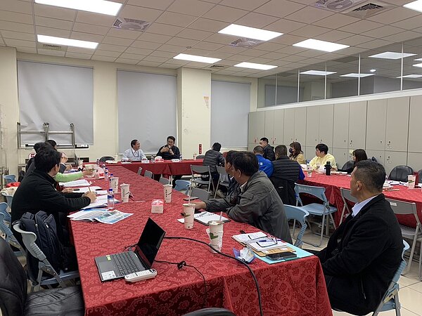 交通部表示「竹東信義停車場」及「竹北停13停車場」2處停車場周邊200公尺道路範圍內,應繪設禁停紅線、臨時停車黃線或實施路邊停車收費,並加強違規停車取締等禁停管制措施。圖/交旅處提供