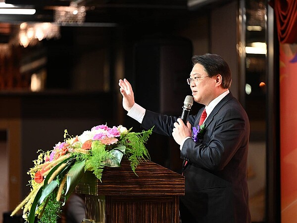 獨家/房市多元組合拳齊發 內政部長林右昌:將推虛坪改革 內政部長林右昌接受《好房網》獨家訪問表示,近年來包括內政部、財政部、相關各部會所推出的政策,有緩解房市症狀的藥、也有「治本的藥」,整體房市確實已更穩健。圖/內政部提供