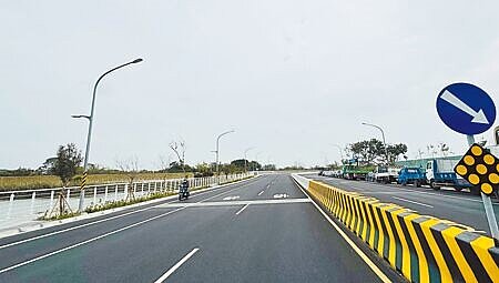 台南市和緯路5段延伸工程串聯北區、中西區、安平區路網,有助於提升安平觀光及交通效能。(曹婷婷攝)