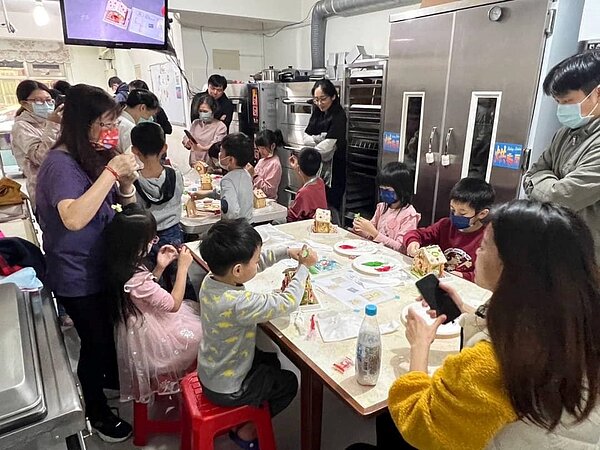 保平里-聖誕節手作薑餅屋