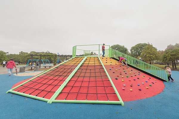 和平森林公園兒童遊戲場。圖／新聞處提供