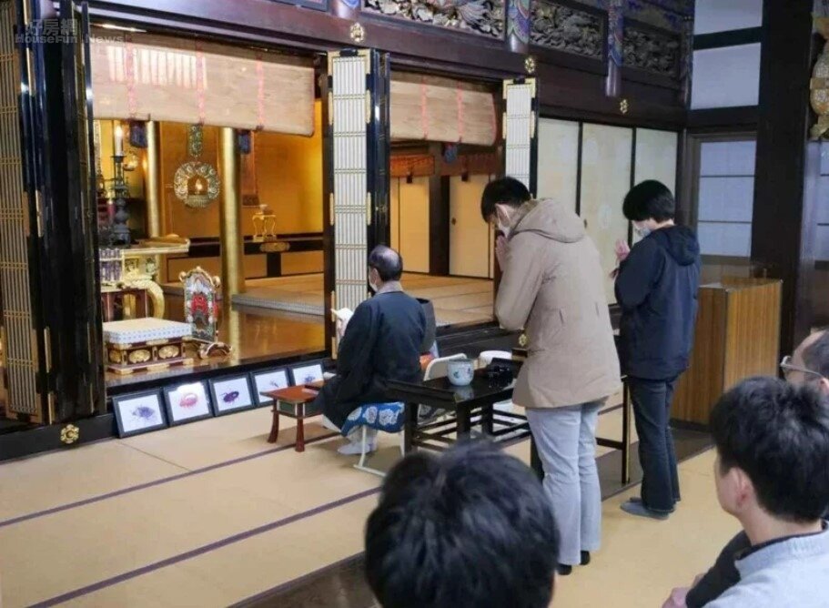 日本公司「地球製藥（アース製薬）」為蟲子舉辦追悼會，感念蟲子的犧牲。圖／地球製藥提供