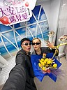 恭喜！黃宣和女友登記結婚　開心曬新身分