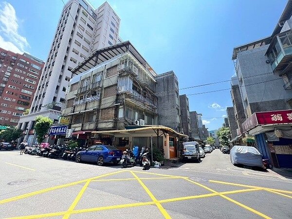 台北市公辦都市更新7599專案計畫由信義區「虎林街60巷」公辦都更案拔得頭籌。圖/台北市都更處提供