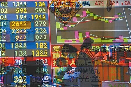 台股漲升行情不斷,投資專家認為,盤面上攻氣焰有望延續至農曆過年前。圖∕本報資料照片