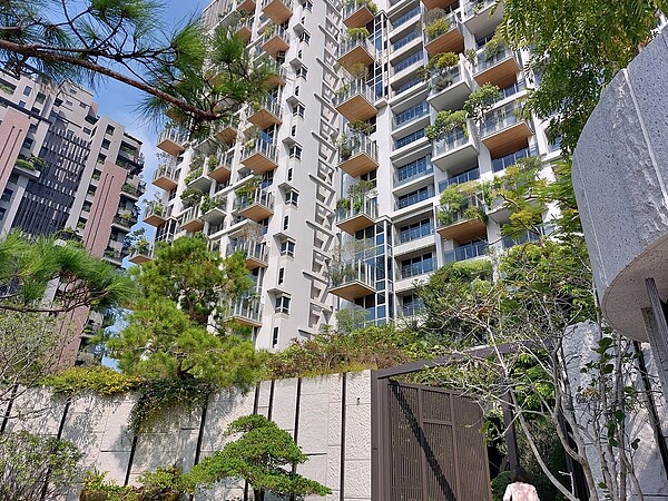不蓋好蓋滿!大基地住宅「這要件」吸引高資產客 不少個案打造大基地、低密度開發,綠覆率高,具珍稀性,成為不少高資產族群爭相置產的標的。圖/好房網News記者林和謙/攝