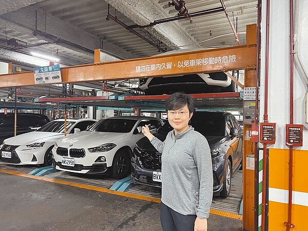 台中市南屯區2023年12月29日發生停車升降設備墜落事故,市議員陳俞融要求市府清查全市現有老舊機械停車設備維修情況,並確實執行抽驗檢查。圖/台中市議員陳俞融提供