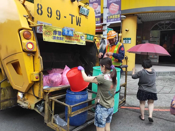 新北市每天約產出450公噸廚餘,原本規畫以BOO模式打造首座生質能源中心,因為居民反彈而撤案。圖/新北市環保局提供