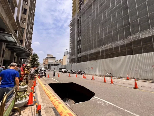 新竹縣2023年發生數起建築工地天坑事件,苗栗縣政府引以為鑑,將列管重大建築工程預審施工計畫,建立巡查機制。聯合報資料照片