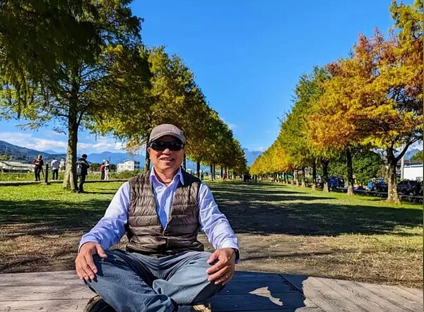 基隆市退休教長楊熾瀧在臉書貼文「死了一位國中生之後」,憶起約30年前走訪宮廟,化解「八家將」騷擾學生的往事。圖/楊熾瀧提供