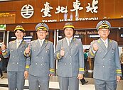 特等站長制服挨酸北韓味　台鐵：年節才穿