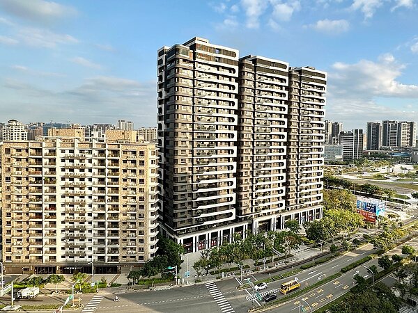 雙北地區中,千萬元以下房屋交易量以淡水區為最多,平均屋齡也是榜單中最年輕。圖/永慶房產集團提供